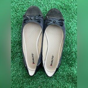 Rialto Black and Gray Loafers